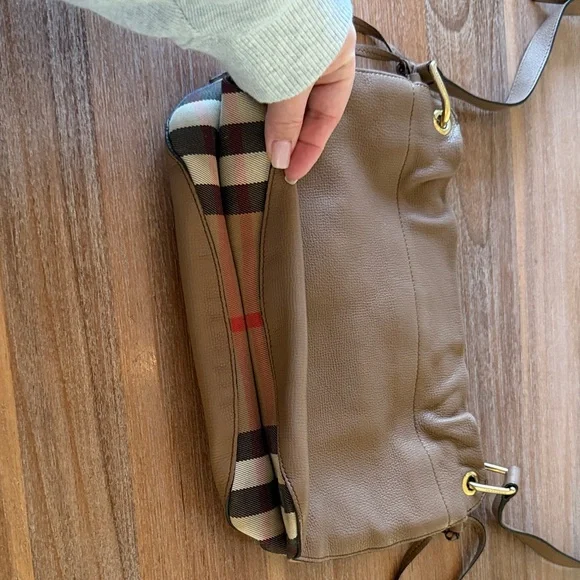 Burberry Tan Leather Crossbody Bag - Picture 3 of 10